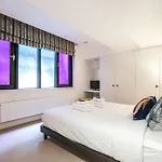 Stunning Serviced Apartments, Steps From Monument Station