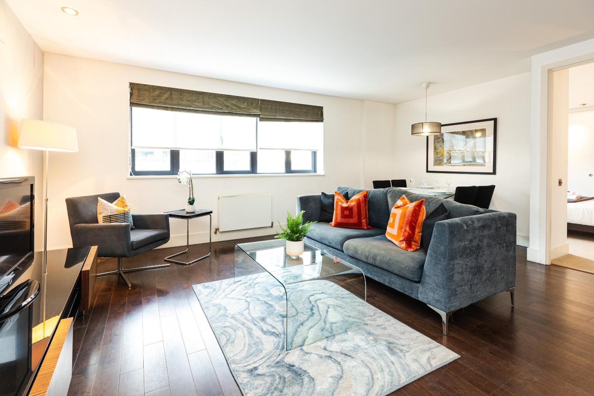 Stunning Serviced Apartments, Steps From Monument Station *
