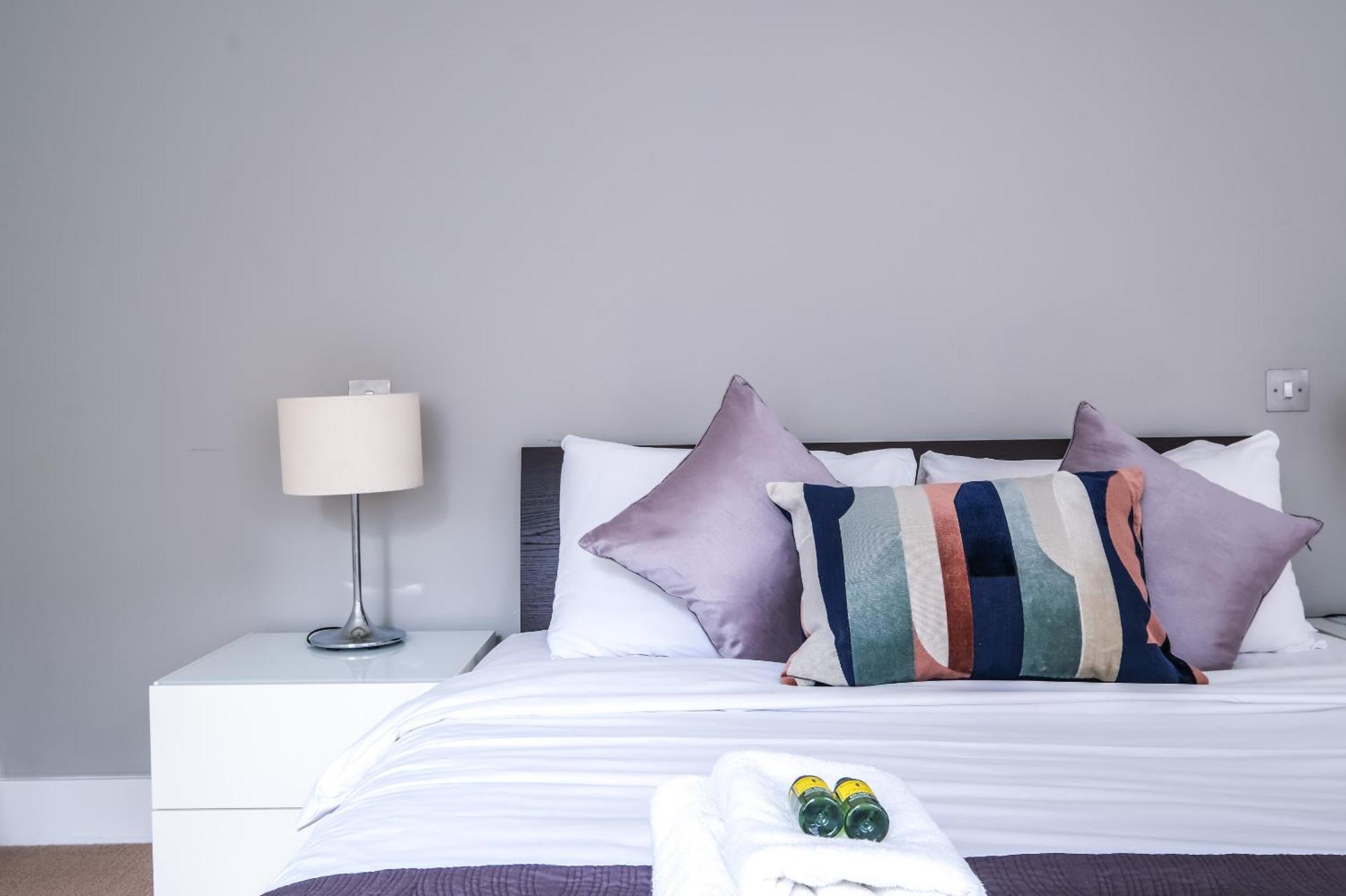 Stunning Serviced Apartments, Steps From Monument Station Appartamento Londra