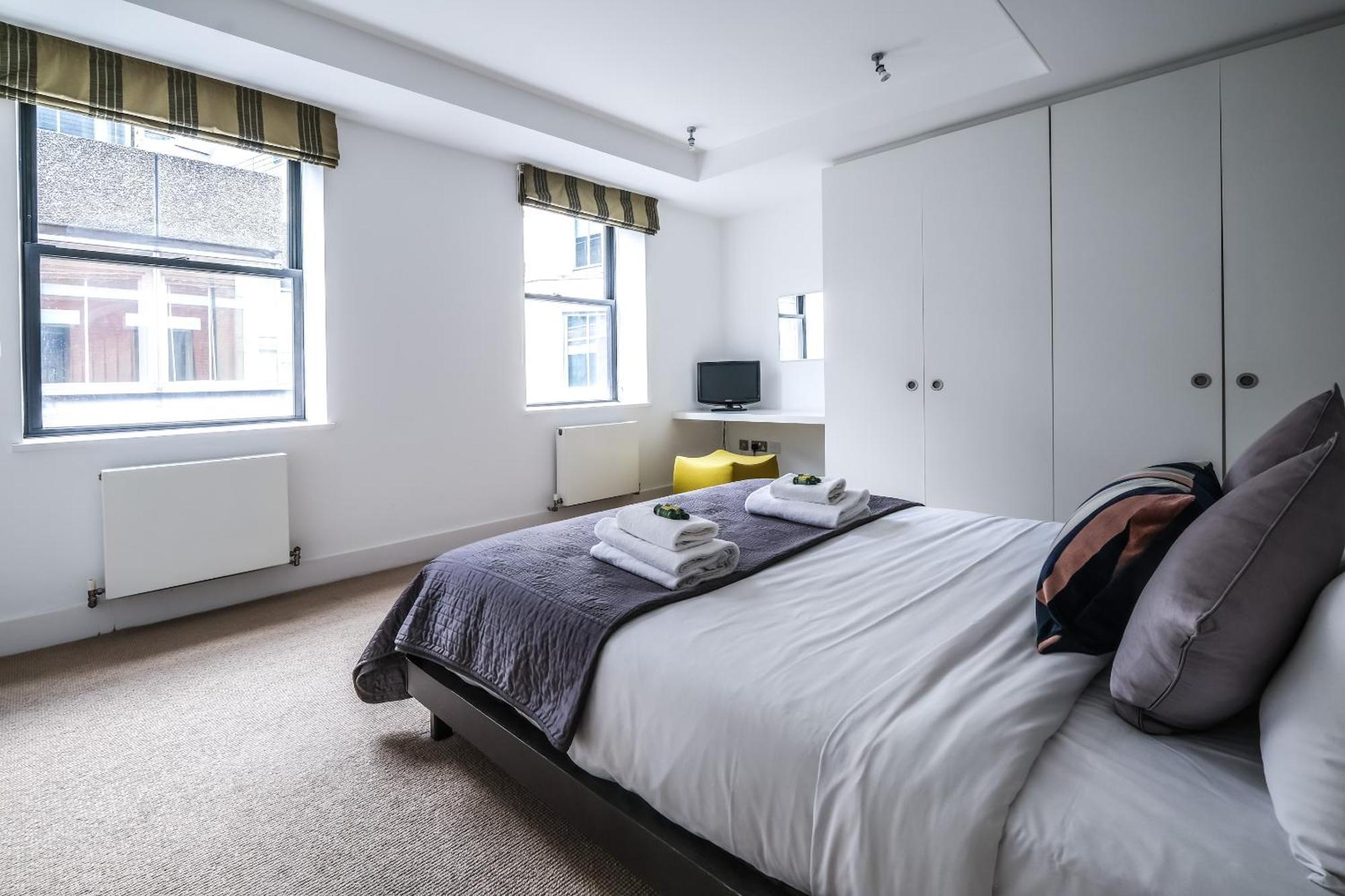 Stunning Serviced Apartments, Steps From Monument Station Londra