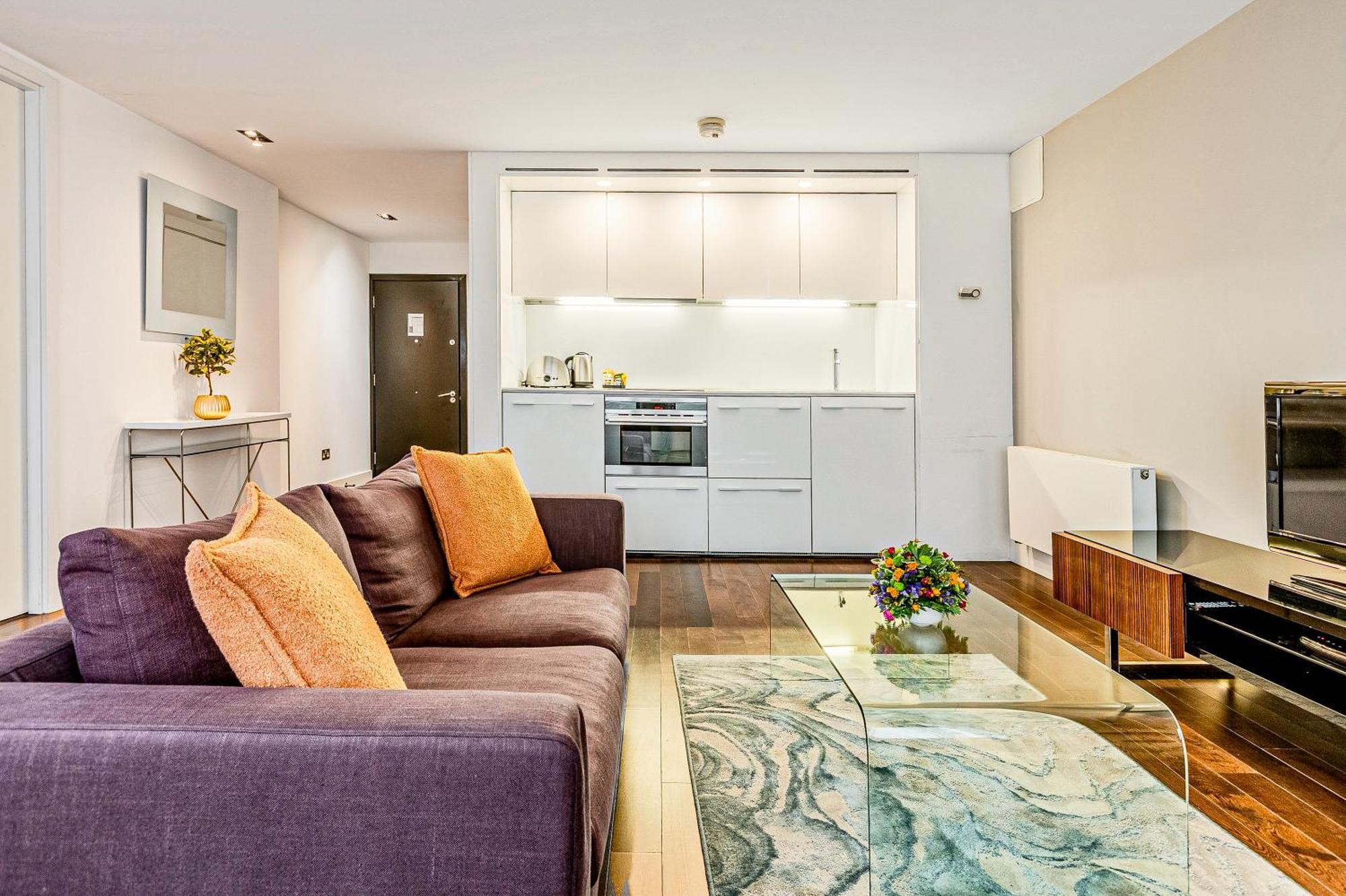 Stunning Serviced Apartments, Steps From Monument Station Londra