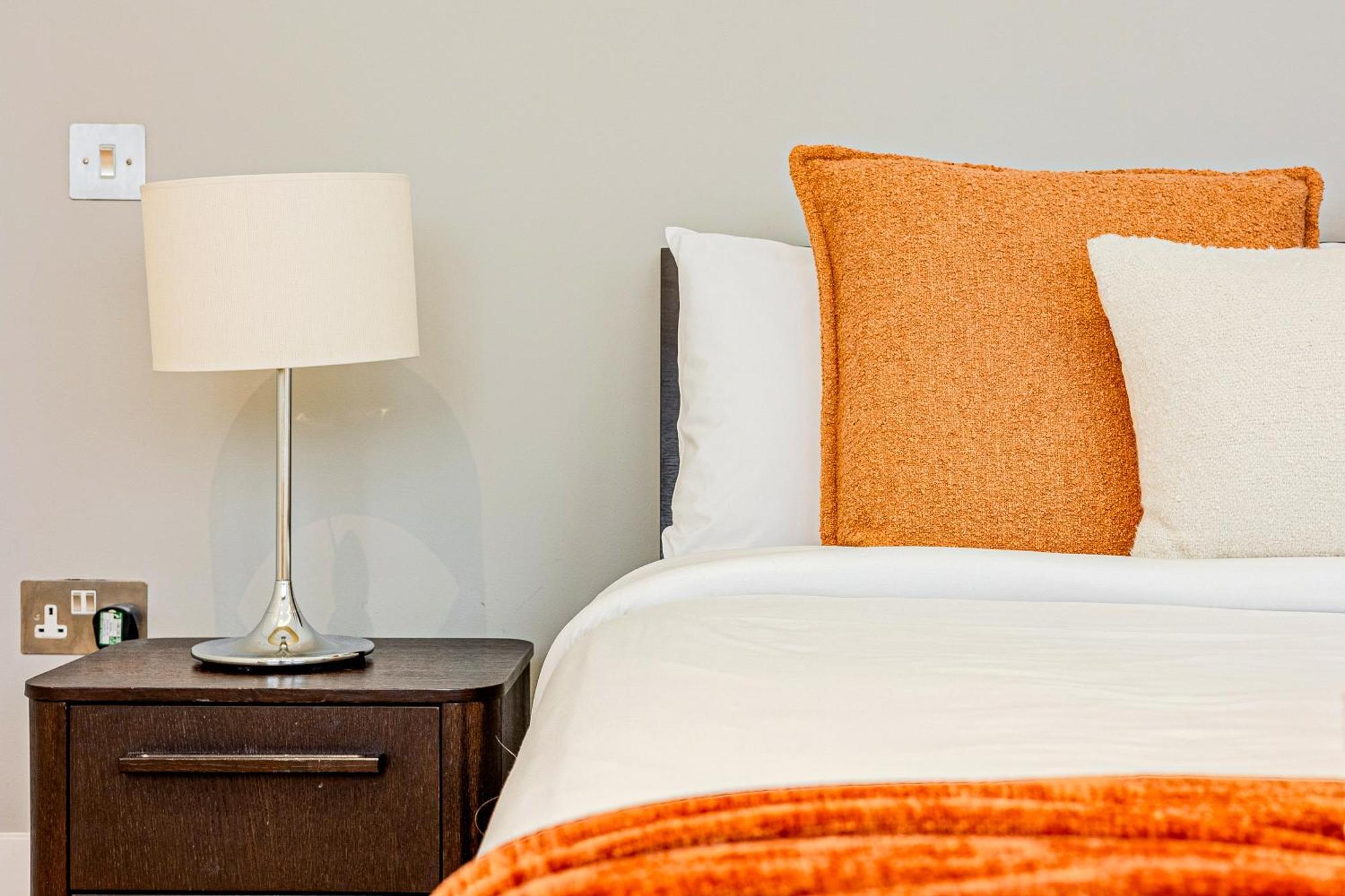 Stunning Serviced Apartments, Steps From Monument Station Appartamento Londra