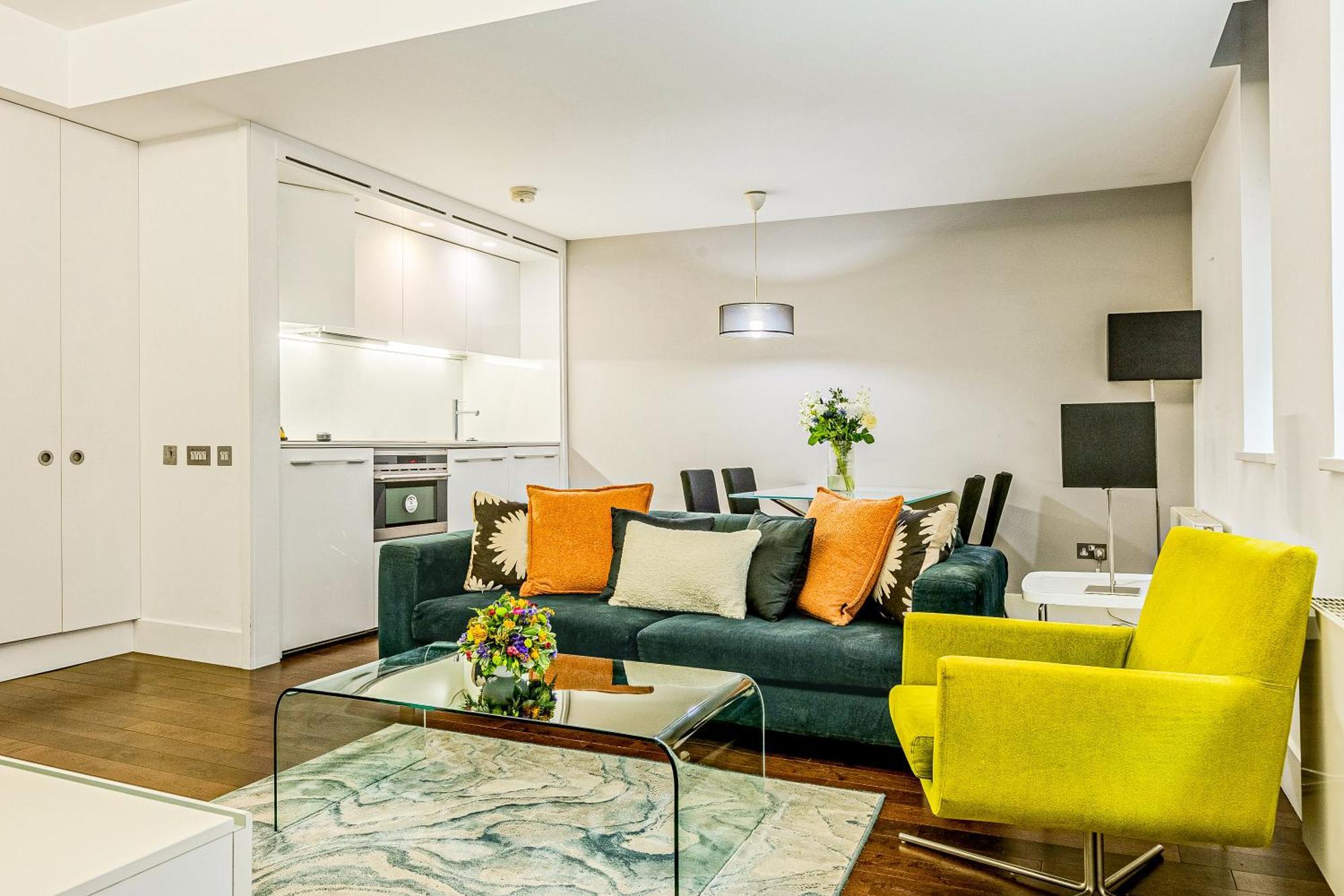 Stunning Serviced Apartments, Steps From Monument Station *